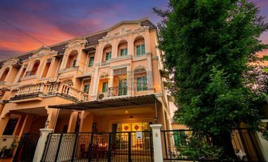 Casa adosada en alquiler de 5 habitaciones en Phasi Charoen, Bangkok