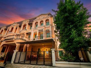 Casa adosada en alquiler de 5 habitaciones en Phasi Charoen, Bangkok