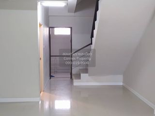 Reihenhaus zur Miete mit 3 Zimmer in Lat Krabang, Bangkok