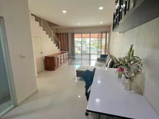 Reihenhaus zur Miete mit 3 Zimmer in Chom Thong, Bangkok