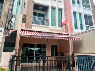 Reihenhaus zur Miete mit 3 Zimmer in Chom Thong, Bangkok