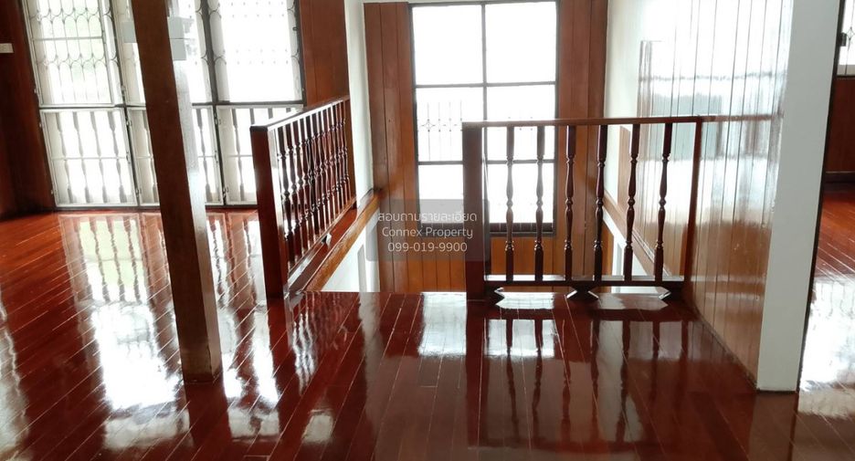 Casa en alquiler de 4 habitaciones en Taling Chan, Bangkok