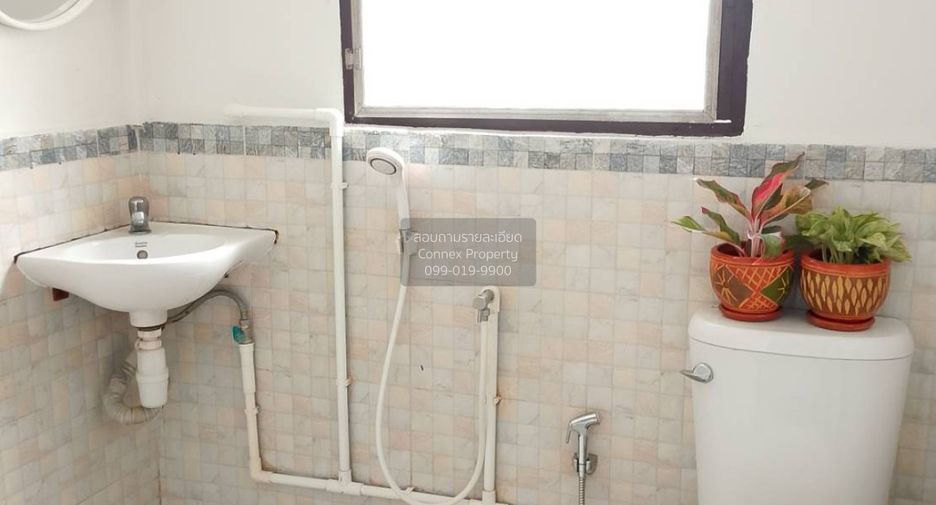 Casa en alquiler de 4 habitaciones en Taling Chan, Bangkok