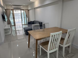 For rent 3 bedrooms townhouse in Sathon, Bangkok