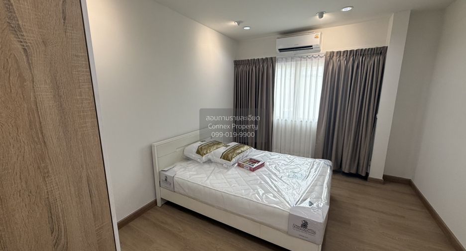 For rent 3 bedrooms townhouse in Sathon, Bangkok
