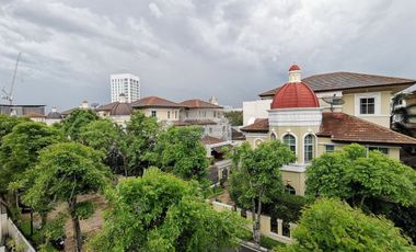 For rent 3 bedrooms townhouse in Yan Nawa, Bangkok