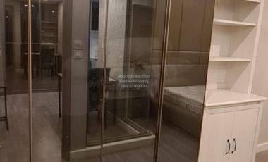 Condo en alquiler de 1 habitaciones en Bang Rak, Bangkok