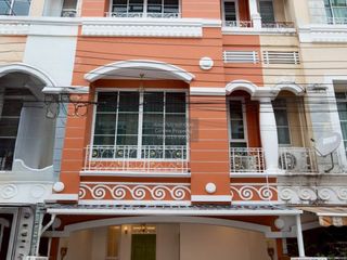 出租 3 卧室 联排别墅 在 Lat Phrao, 曼谷