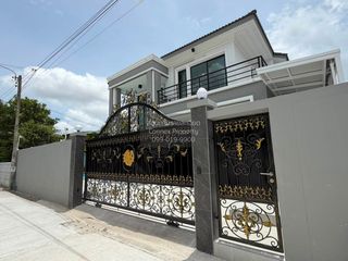 À louer 5 chambres villa à Suan Luang, Bangkok