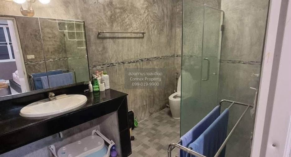 Reihenhaus zur Miete mit 4 Zimmer in Din Daeng, Bangkok