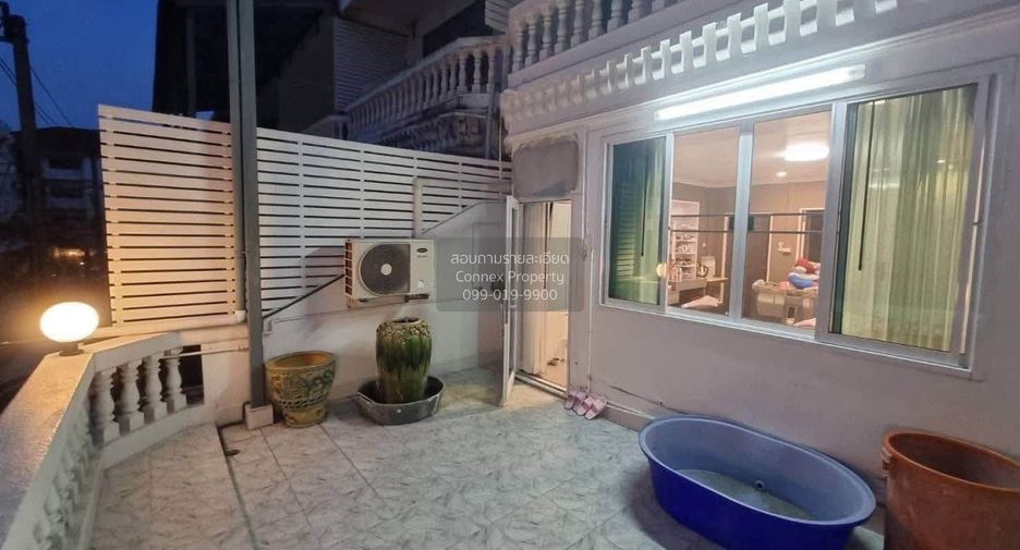 Reihenhaus zur Miete mit 4 Zimmer in Din Daeng, Bangkok