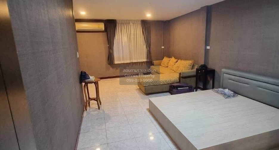 Reihenhaus zur Miete mit 4 Zimmer in Din Daeng, Bangkok
