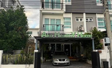 Casa en alquiler de 4 habitaciones en Lak Si, Bangkok
