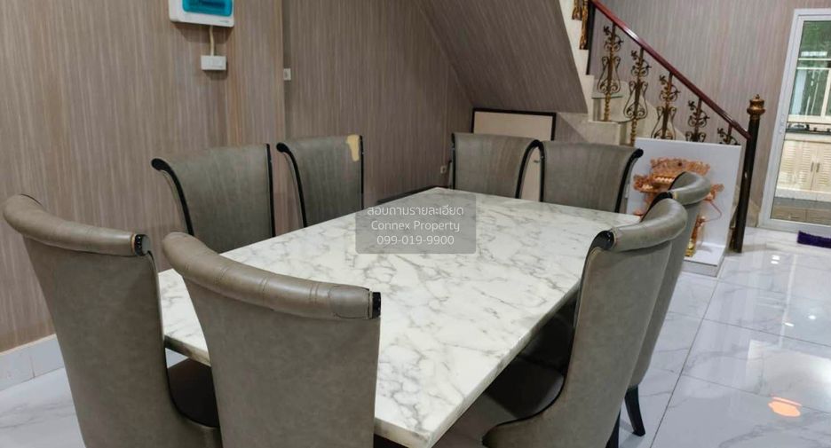 For rent 4 bedrooms townhouse in Huai Khwang, Bangkok