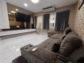 For rent 4 bedrooms townhouse in Huai Khwang, Bangkok