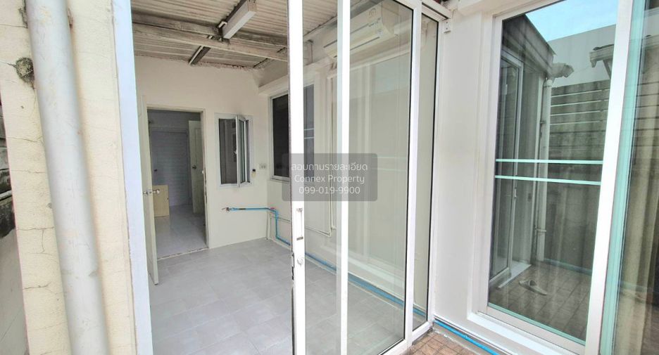 For rent 4 bedrooms house in Khan Na Yao, Bangkok