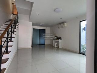 For rent 4 ベッドルーム townhouse in Wang Thonglang, Bangkok