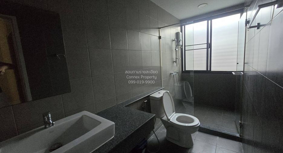 For rent 4 ベッドルーム townhouse in Wang Thonglang, Bangkok