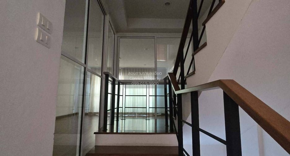 For rent 4 ベッドルーム townhouse in Wang Thonglang, Bangkok