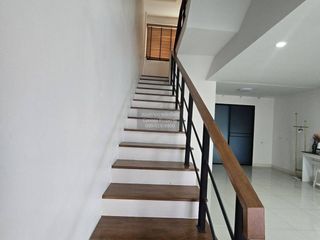 For rent 4 ベッドルーム townhouse in Wang Thonglang, Bangkok