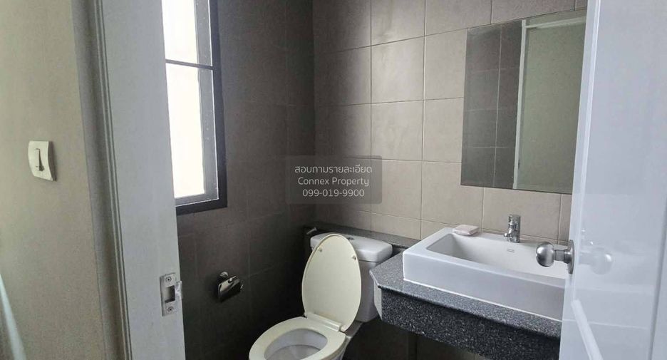 For rent 4 ベッドルーム townhouse in Wang Thonglang, Bangkok