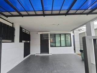 For rent 4 ベッドルーム townhouse in Wang Thonglang, Bangkok