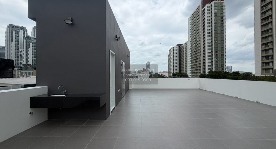 For rent 7 bedrooms townhouse in Huai Khwang, Bangkok