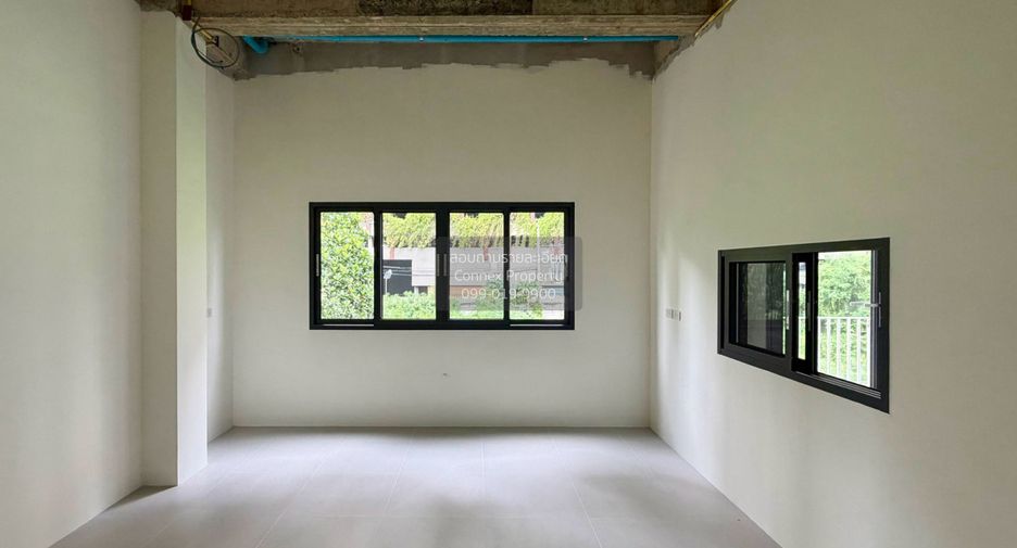 For rent 7 bedrooms townhouse in Huai Khwang, Bangkok