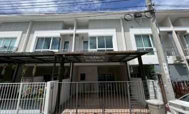 À vendre 2 chambres maison de ville à Bang Khae, Bangkok