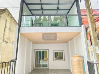 Casa adosada en venta de 3 habitaciones en Mueang Nonthaburi, Nonthaburi