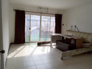 Reihenhaus zum Kauf mit 3 Zimmer in Khlong Sam Wa, Bangkok