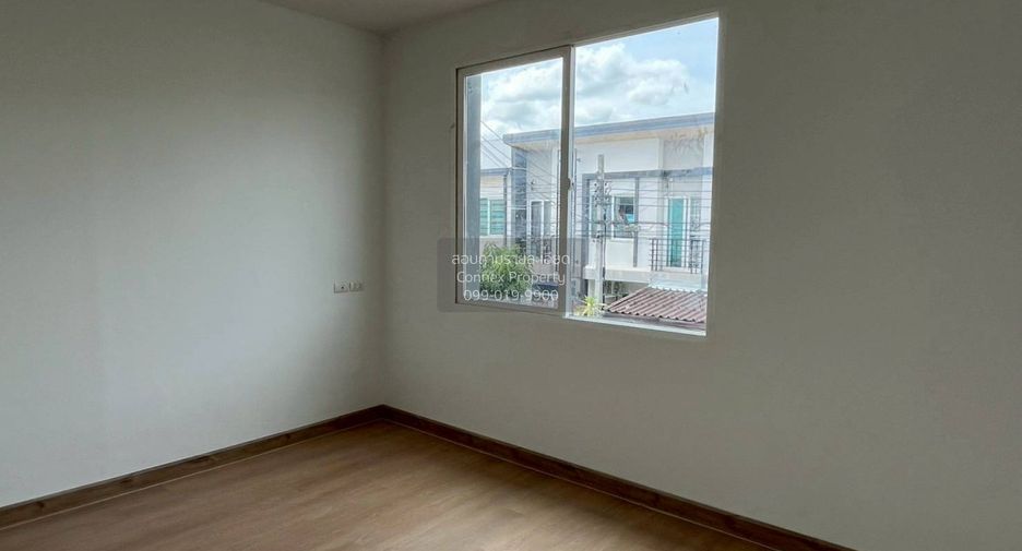 Reihenhaus zum Kauf mit 3 Zimmer in Saphan Sung, Bangkok