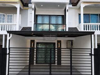 Reihenhaus zum Kauf mit 3 Zimmer in Bang Lamung, Chonburi