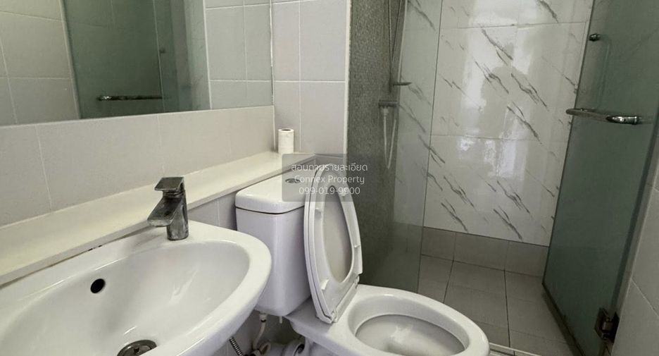 For sale 2 bedrooms condo in Phra Khanong, Bangkok
