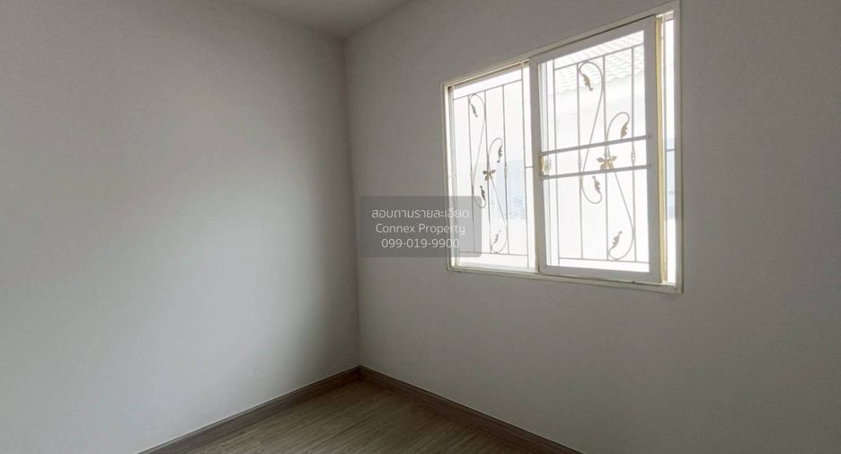 Casa adosada en venta de 3 habitaciones en Khlong Sam Wa, Bangkok