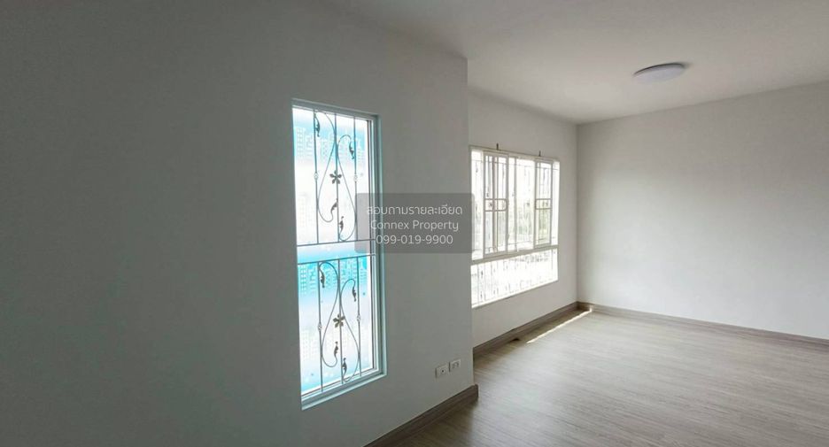 Casa adosada en venta de 3 habitaciones en Khlong Sam Wa, Bangkok