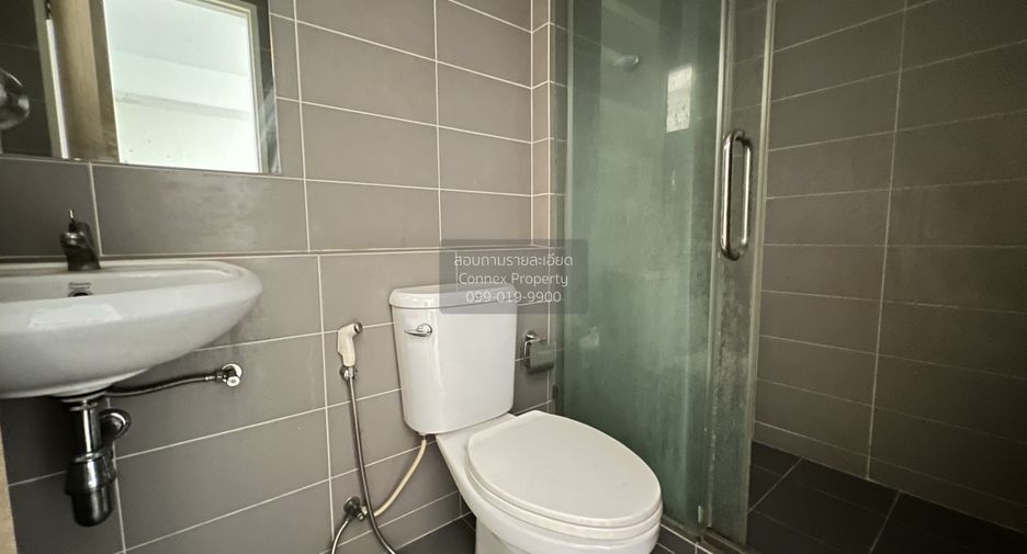 Casa adosada en venta de 3 habitaciones en Bang Khen, Bangkok