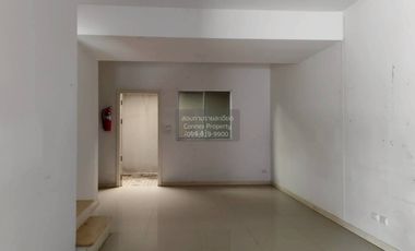 Casa adosada en venta de 2 habitaciones en Bang Khen, Bangkok