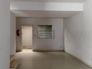 Casa adosada en venta de 2 habitaciones en Bang Khen, Bangkok