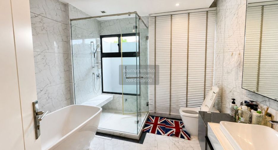 Casa en venta de 4 habitaciones en Taling Chan, Bangkok