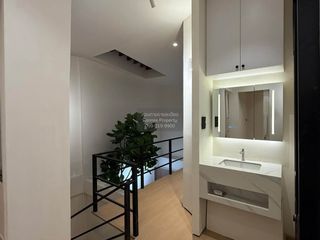 Reihenhaus zum Kauf mit 3 Zimmer in Huai Khwang, Bangkok