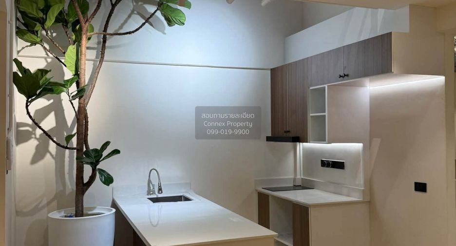 Casa adosada en venta de 3 habitaciones en Huai Khwang, Bangkok
