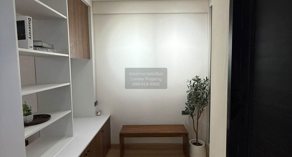 Casa adosada en venta de 3 habitaciones en Huai Khwang, Bangkok
