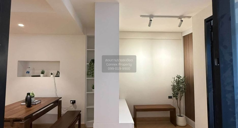 Casa adosada en venta de 3 habitaciones en Huai Khwang, Bangkok
