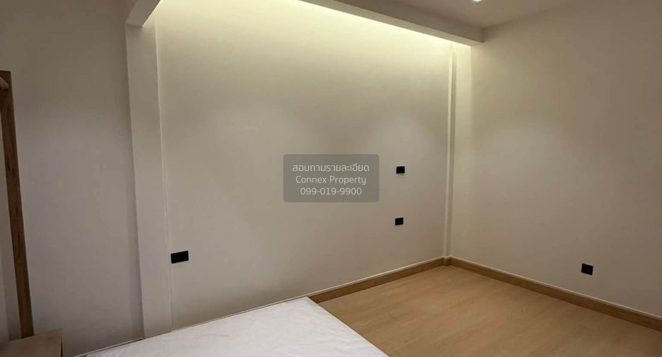 Casa adosada en venta de 3 habitaciones en Huai Khwang, Bangkok