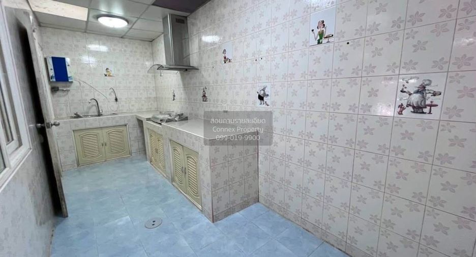 Casa adosada en venta de 3 habitaciones en Don Mueang, Bangkok