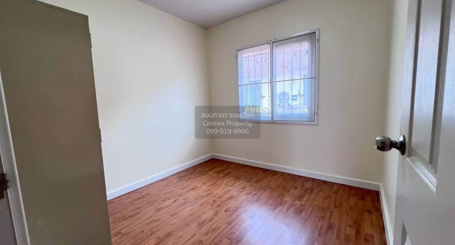 Casa adosada en venta de 3 habitaciones en Don Mueang, Bangkok