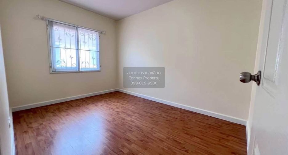 Casa adosada en venta de 3 habitaciones en Don Mueang, Bangkok