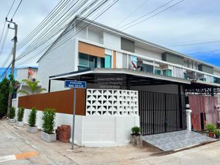À vendre 2 chambres maison de ville à Prawet, Bangkok