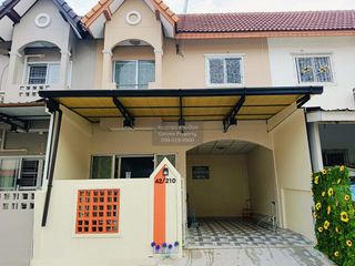Casa adosada en venta de 3 habitaciones en Nong Khaem, Bangkok